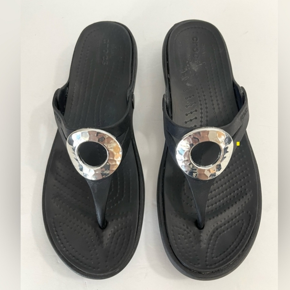 Crocs Sanrah Black Wedge Heel Sandal Silver Ring Accent Slides Comfort Size 8
